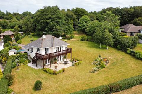 11 Bowood Park, Lanteglos, Camelford, PL32 9LA