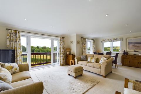 11 Bowood Park, Lanteglos, Camelford, PL32 9LA