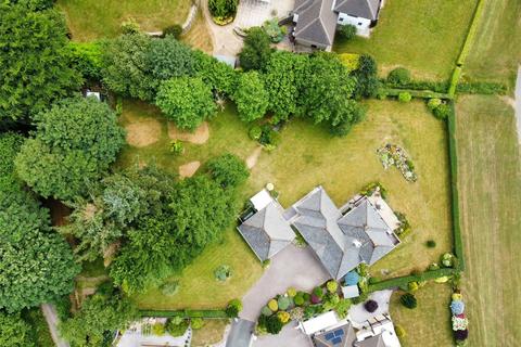 11 Bowood Park, Lanteglos, Camelford, PL32 9LA