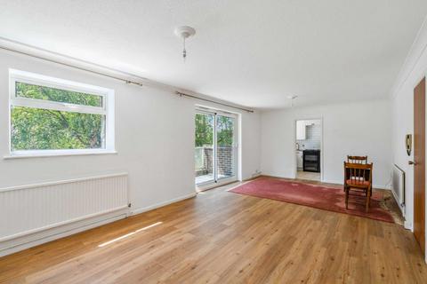 2 bedroom flat for sale, Hogarth Court, Steeplands, Bushey