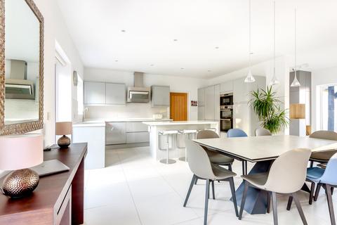 23 Cambridge Road, Linton, Cambridge, CB21 4NN