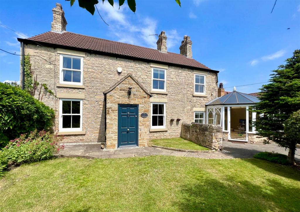 Common Road, Thorpe Salvin, Worksop, S80 3JJ 3 bed semidetached house