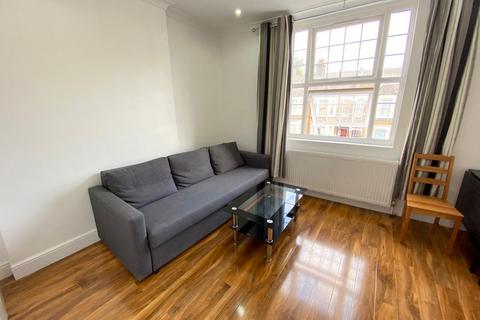 Studio to rent, Rucklidge Avenue, London, NW10