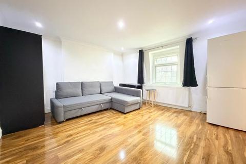 Studio to rent, Rucklidge Avenue, London, NW10