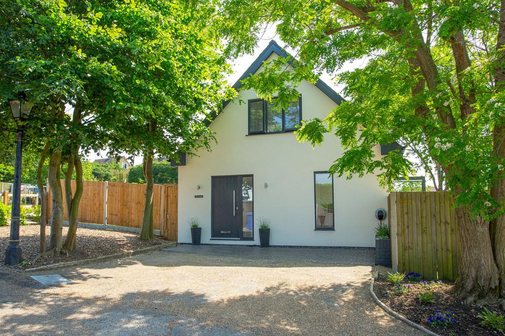 The Crescent, BoughtonUnderBlean, ME13 4 bed detached house for sale