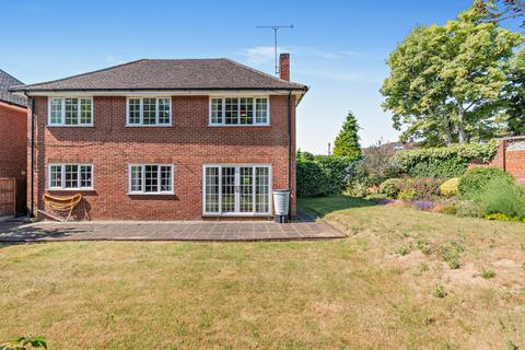 1 Swallow Close, Rickmansworth, WD3 7DZ