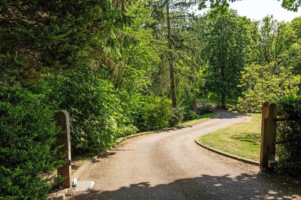 Mill Lane, Chiddingfold, Godalming, Surrey, GU8. 7 bed detached house