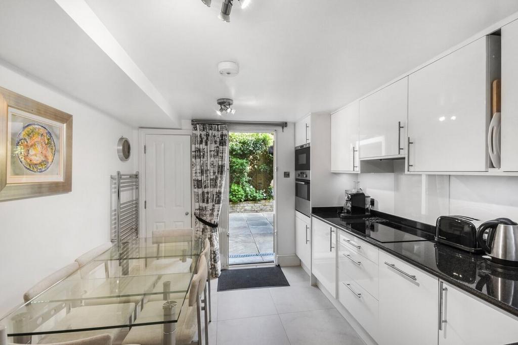 Redburn Street London SW3 1 bed ground floor flat for sale £995,000
