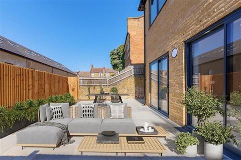 11 Woodrow, London, SE18 5DG