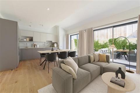 11 Woodrow, London, SE18 5DG