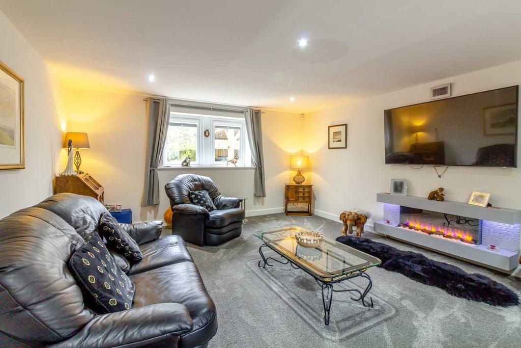 Lane Head Lane, Kirkburton 5 bed detached house for sale £699,995