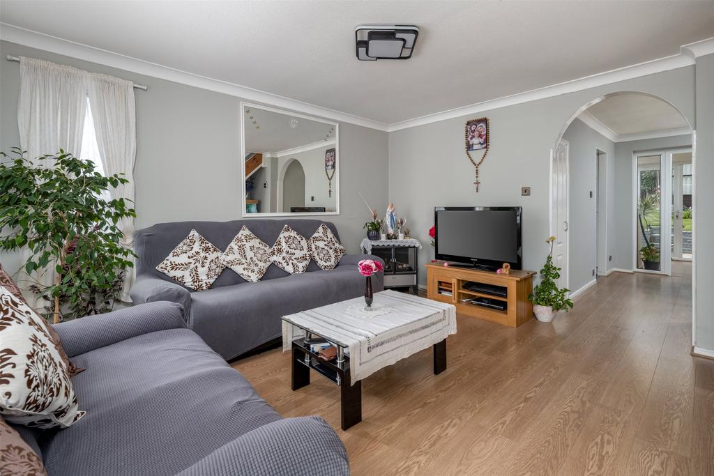 Goodwood Road, Redhill, RH1 3 bed end of terrace house for sale £450,000