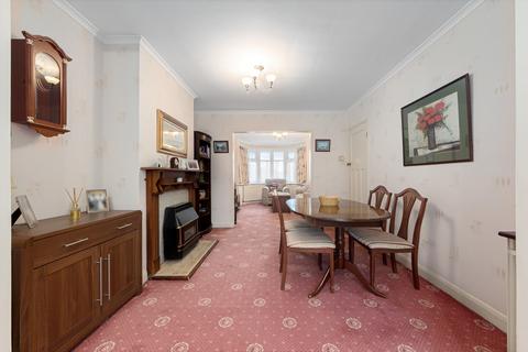 17 Cray Road, Belvedere, DA17 6NB