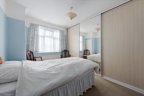 17 Cray Road, Belvedere, DA17 6NB