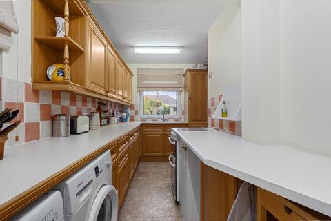 17 Cray Road, Belvedere, DA17 6NB