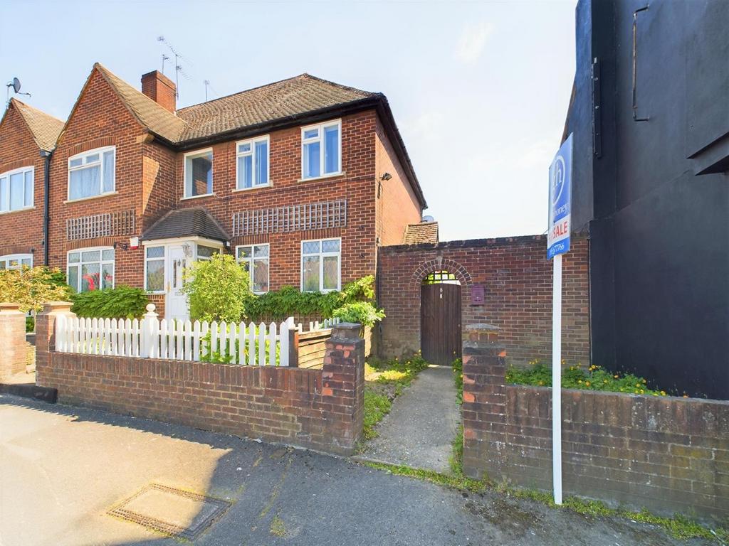 West Ruislip Court Ickenham Road, Ruislip HA4 4 bed for sale