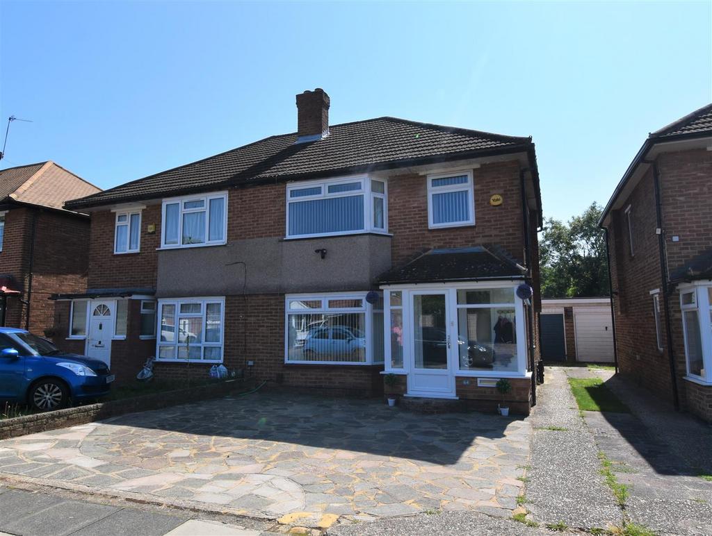 Edinburgh Drive, Ickenham UB10 3 bed semidetached house for sale £