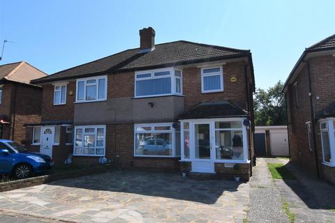 64 Edinburgh Drive, Ickenham, Uxbridge, UB10 8QZ