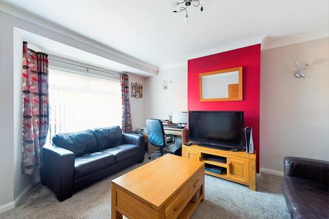 64 Edinburgh Drive, Ickenham, Uxbridge, UB10 8QZ