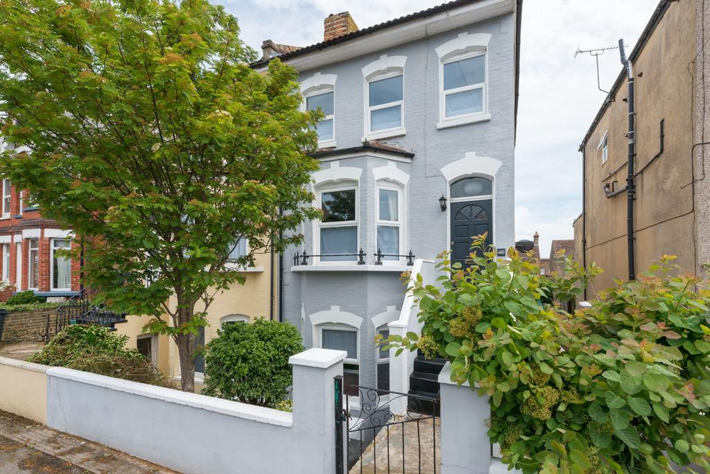Dundonald Road, Ramsgate, CT11 5 bed semidetached house for sale £