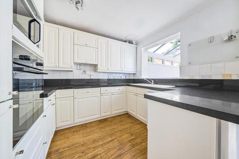 3 bedroom terraced house to rent, Weybridge, Surrey, KT13