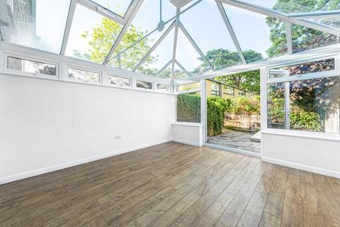 3 bedroom terraced house to rent, Weybridge, Surrey, KT13