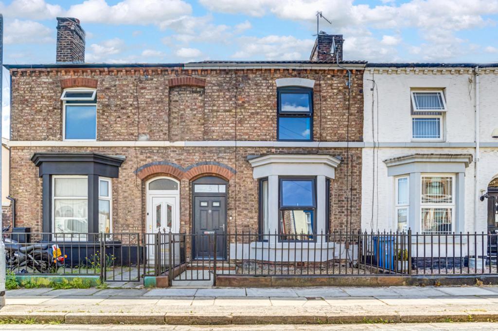 Gladstone Road, Liverpool, L19 2 bed terraced house for sale £165,000