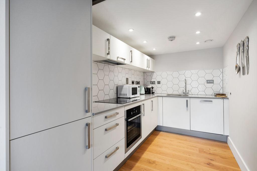 Cotton Exchange N16 1 bed flat £2,000 pcm (£462 pw)