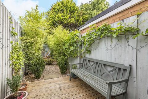77 Quicks Road, London, SW19 1EX