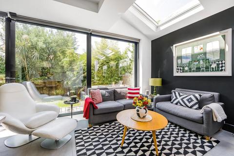 9 Sarre Road, London, NW2 3SN