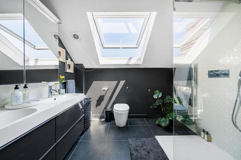 9 Sarre Road, London, NW2 3SN