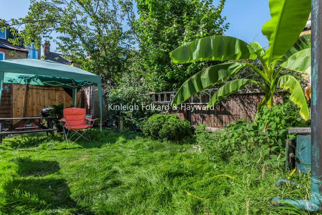 Clive Road London SW19 3 bed house £2,600 pcm (£600 pw)