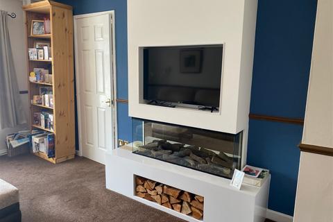 88 Grasmere Road, Royton, Oldham, OL2 6SJ