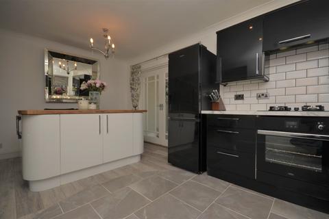 12 Beechgrove Place, Helensburgh, G84 7TU