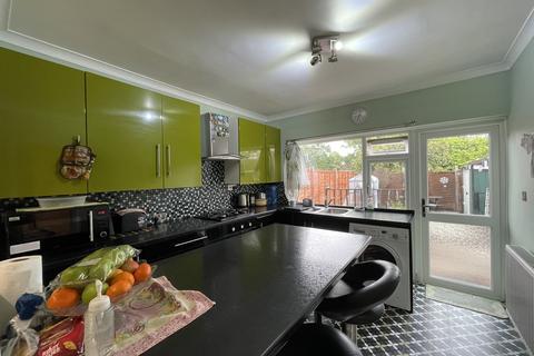 71 Braund Avenue, Greenford, UB6 9JJ
