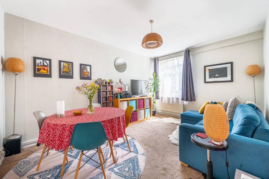 Hallfield Estate, Bayswater, London, W2 1 bed flat for sale £450,000