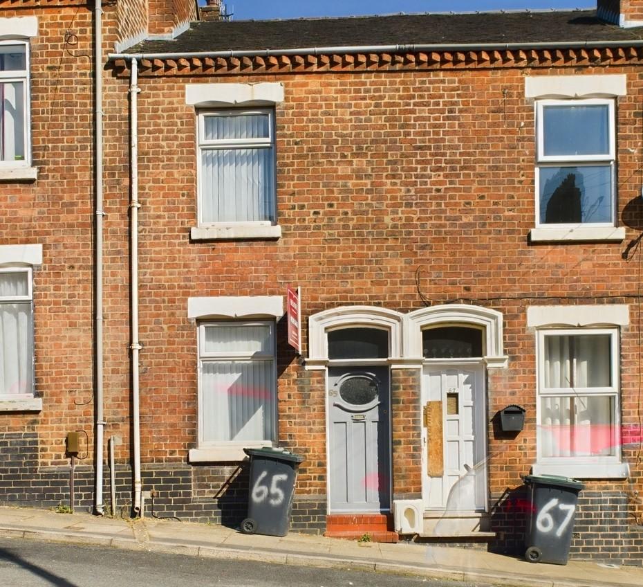 Rose Street, Northwood, StokeonTrent, ST1 2 bed terraced house for