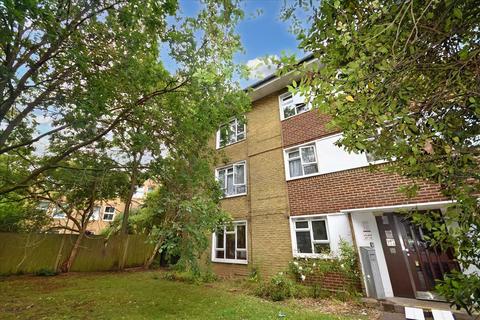 2 bedroom flat for sale, Garth Court, Chiswick