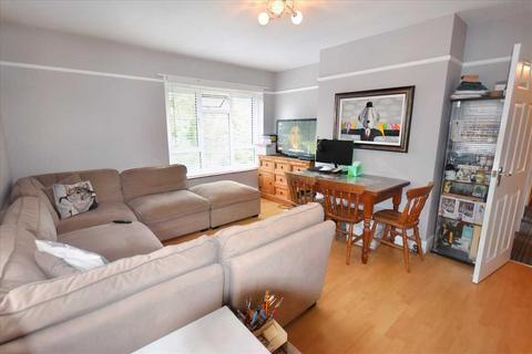 2 bedroom flat for sale, Garth Court, Chiswick