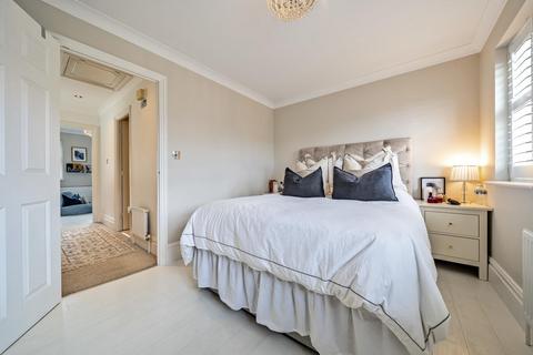 56 Barlow Drive, London, SE18 4NE