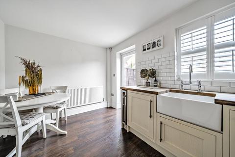 56 Barlow Drive, London, SE18 4NE