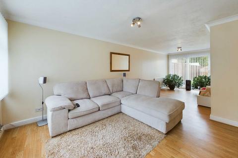 35 Avon Square, Hemel Hempstead, HP2 6DZ