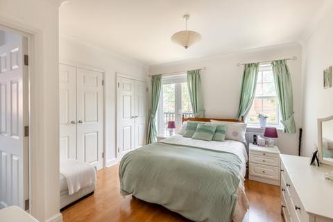 53 Azalea Close, London Colney, St Albans, AL2 1UA