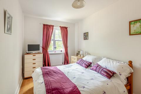 53 Azalea Close, London Colney, St Albans, AL2 1UA