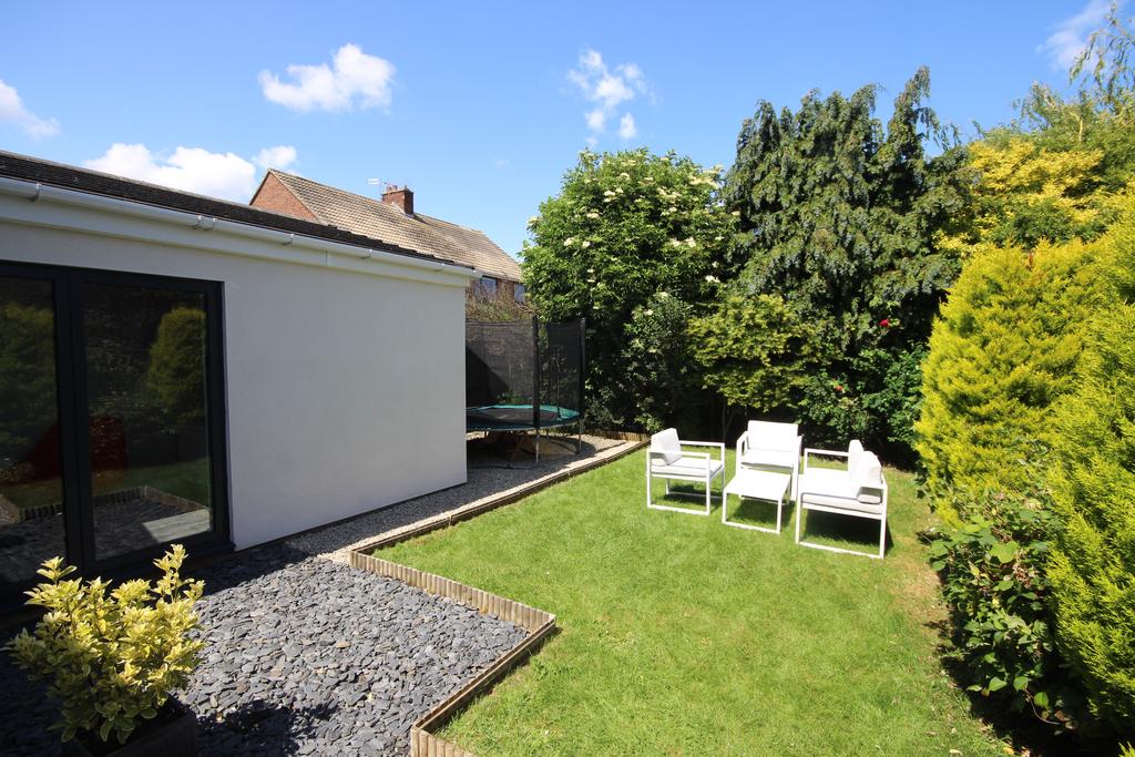 Westley Avenue, Brierdene, Whitley Bay, NE26 4PA 4 bed semidetached