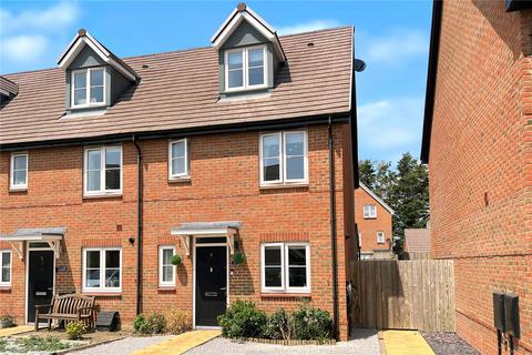 3 bedroom end of terrace house for sale, Lavender Way, Angmering, West Sussex