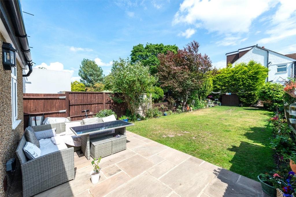 Gravel Road, Bromley, Kent, BR2 3 bed semidetached house £660,000