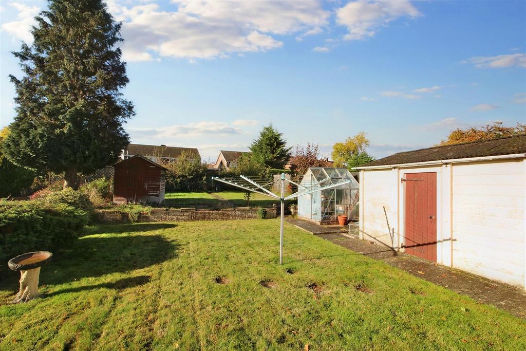 Skilton Road, Reading, Tilehurst, RG31 2 bed bungalow £399,950