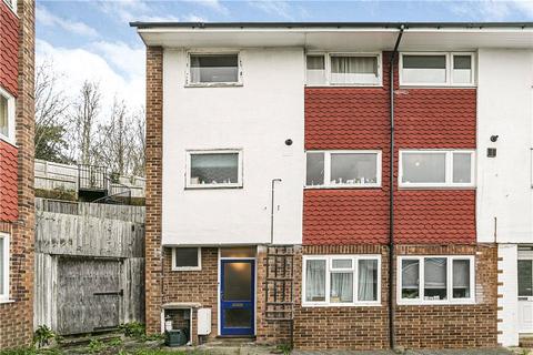 5 bedroom end of terrace house to rent, Guildford Park Avenue, Guildford, Surrey, GU2