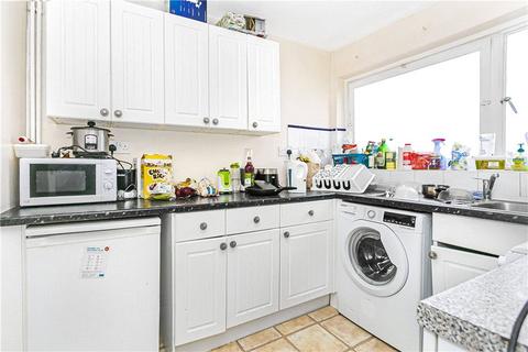 5 bedroom end of terrace house to rent, Guildford Park Avenue, Guildford, Surrey, GU2